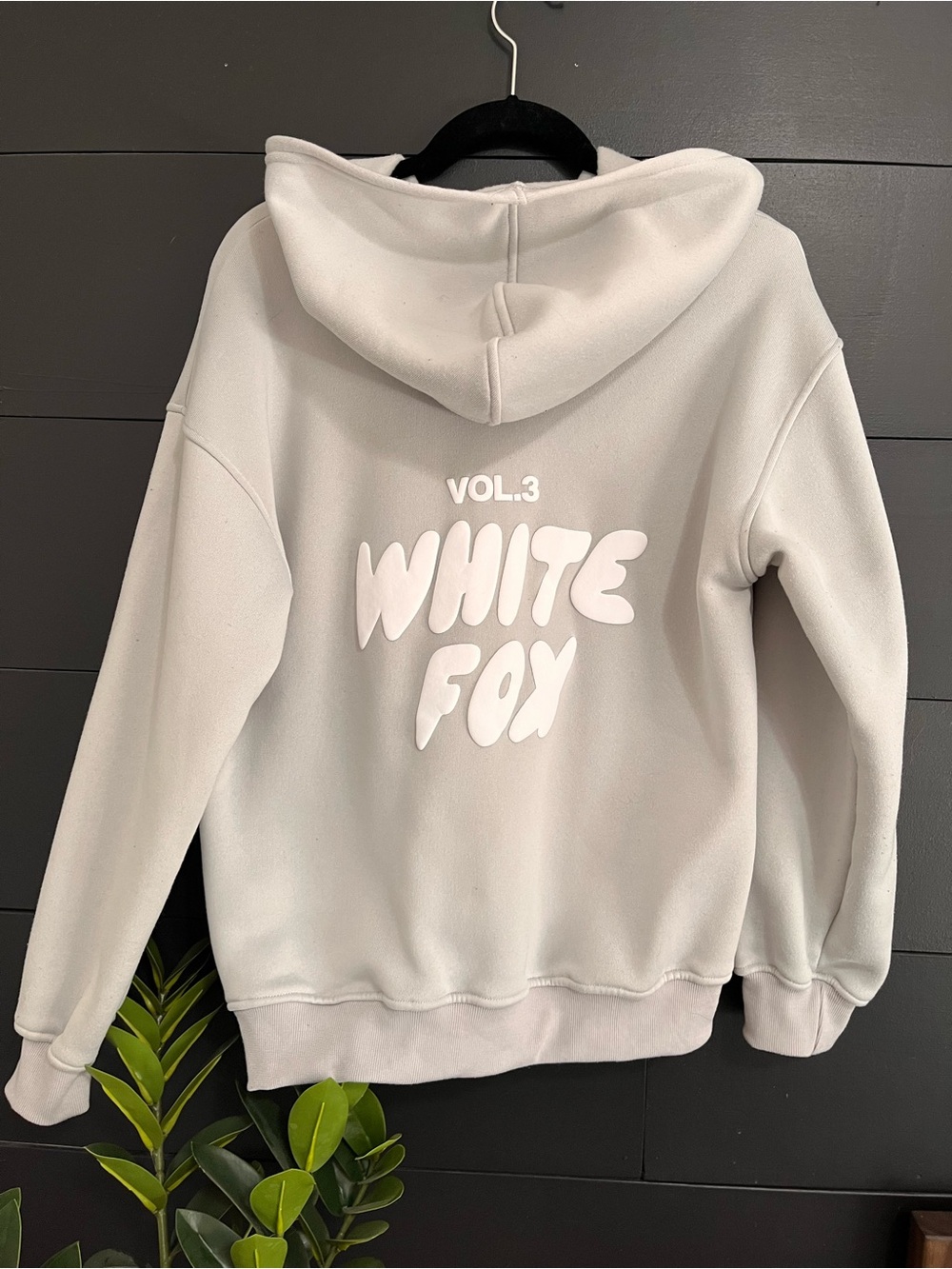 WHITE FOX Vol. 3 Gray Pullover Hoodie Sweatshirt Women’s Sz M GUC